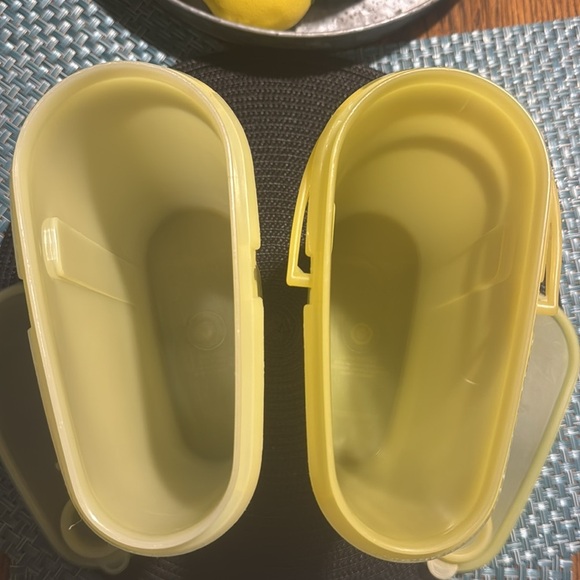 Vintage Tupperware Beverage Buddies Pitchers - set of 2 - Picture 5 of 5
